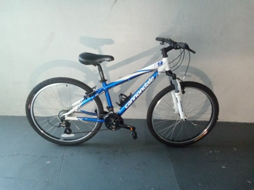BICYCLE CANNONDALE 24 SPEED SIZE 26 BRAND NEW