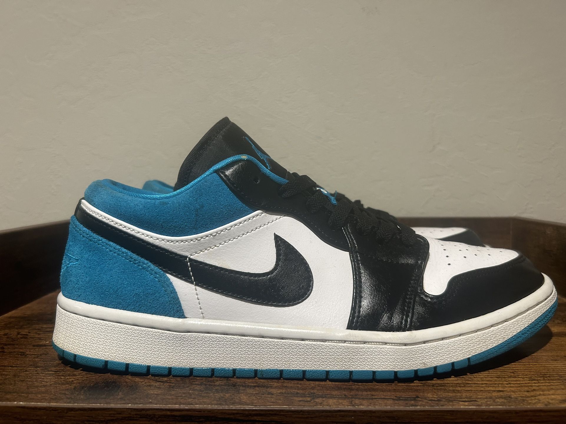 Air Jordan Retro 1 Low Size 10.5m. 39$ Obo