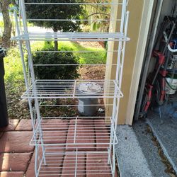 UNIQUE WHITE SHELVING UNIT