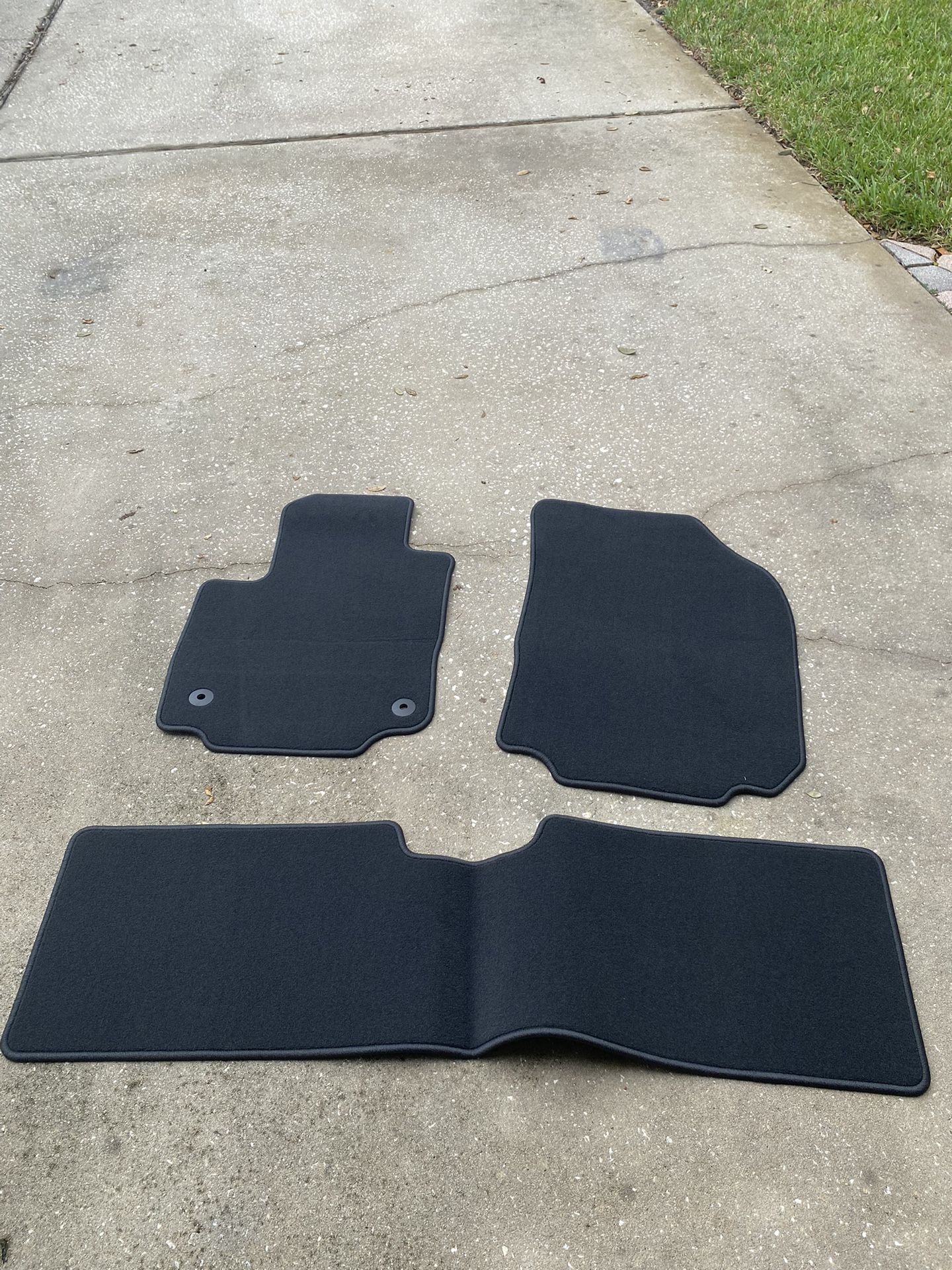 Chevrolet Equinox Black Carpet Floor Mats
