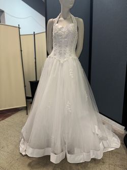 David’s Bridal Beaded/ Bow Wedding Dress (Sz 12)