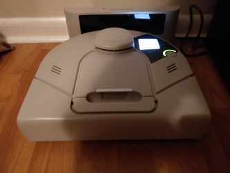 Robot Vacuum - Neato XV Essential