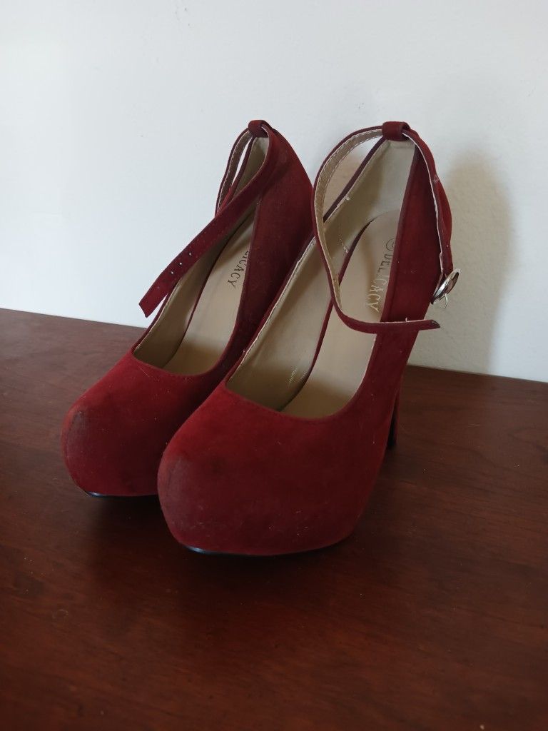 Delicacy Size 6 Red Velvet Stiletto Heels