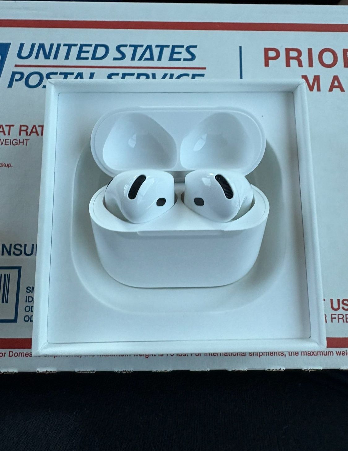 Airpods 4 with Active Noise Cancellation