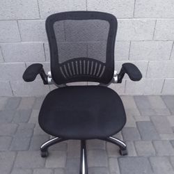 Multi Position Office Chair. (See Description)