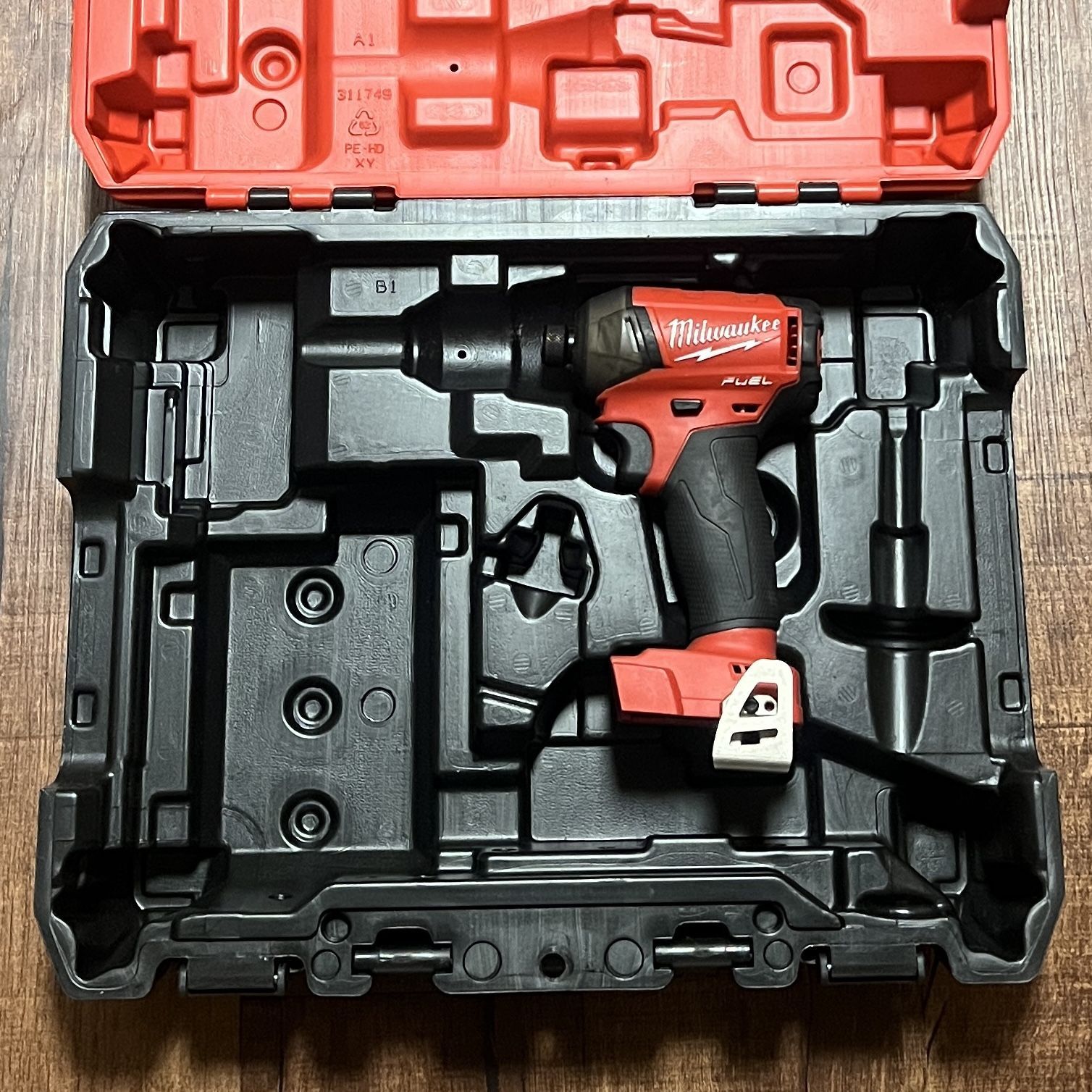 MILWAUKEE SURGE M18 IMPACT & CASE
