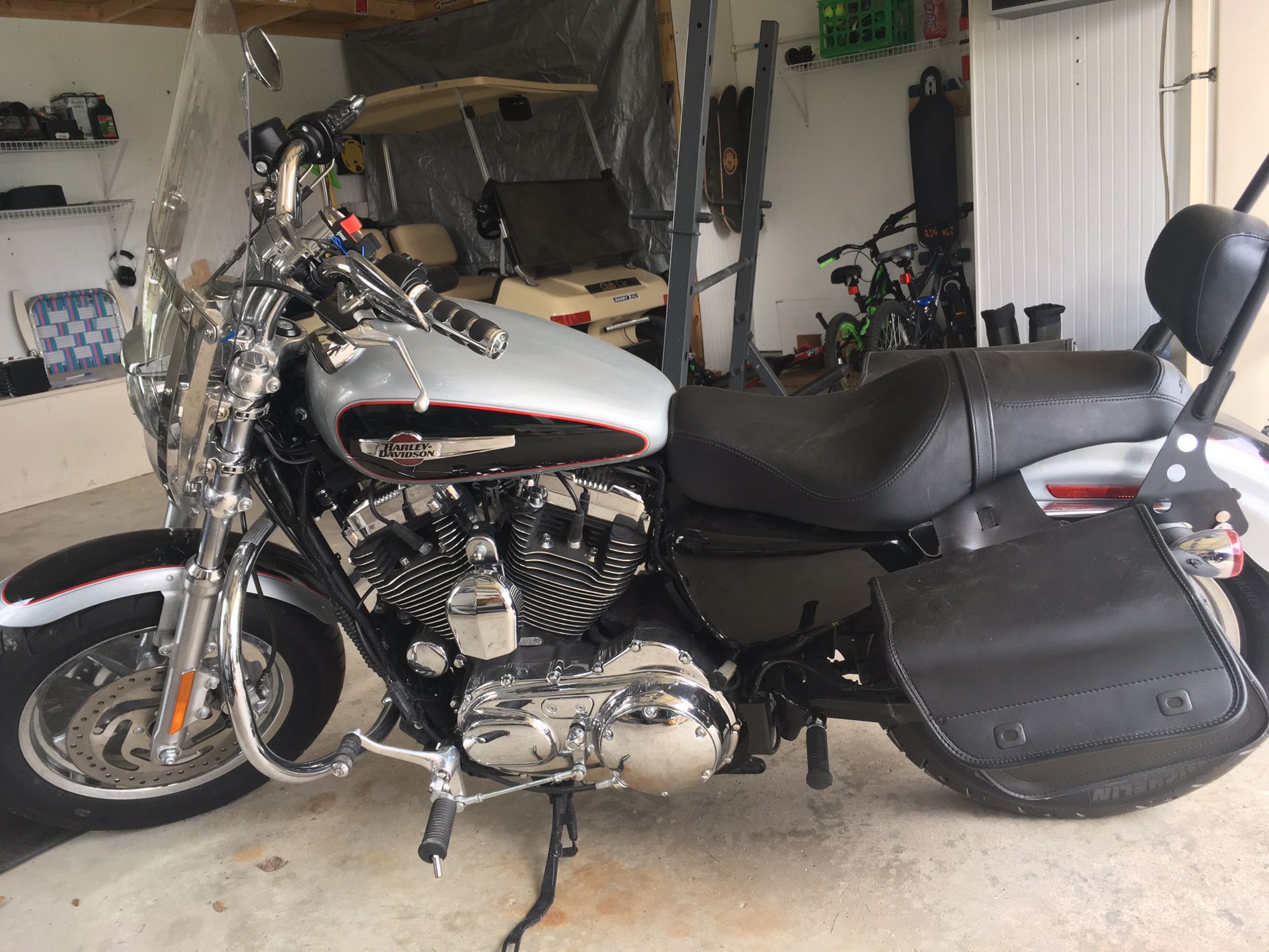 Photo 2015 Harley 1200 custom 3100 miles