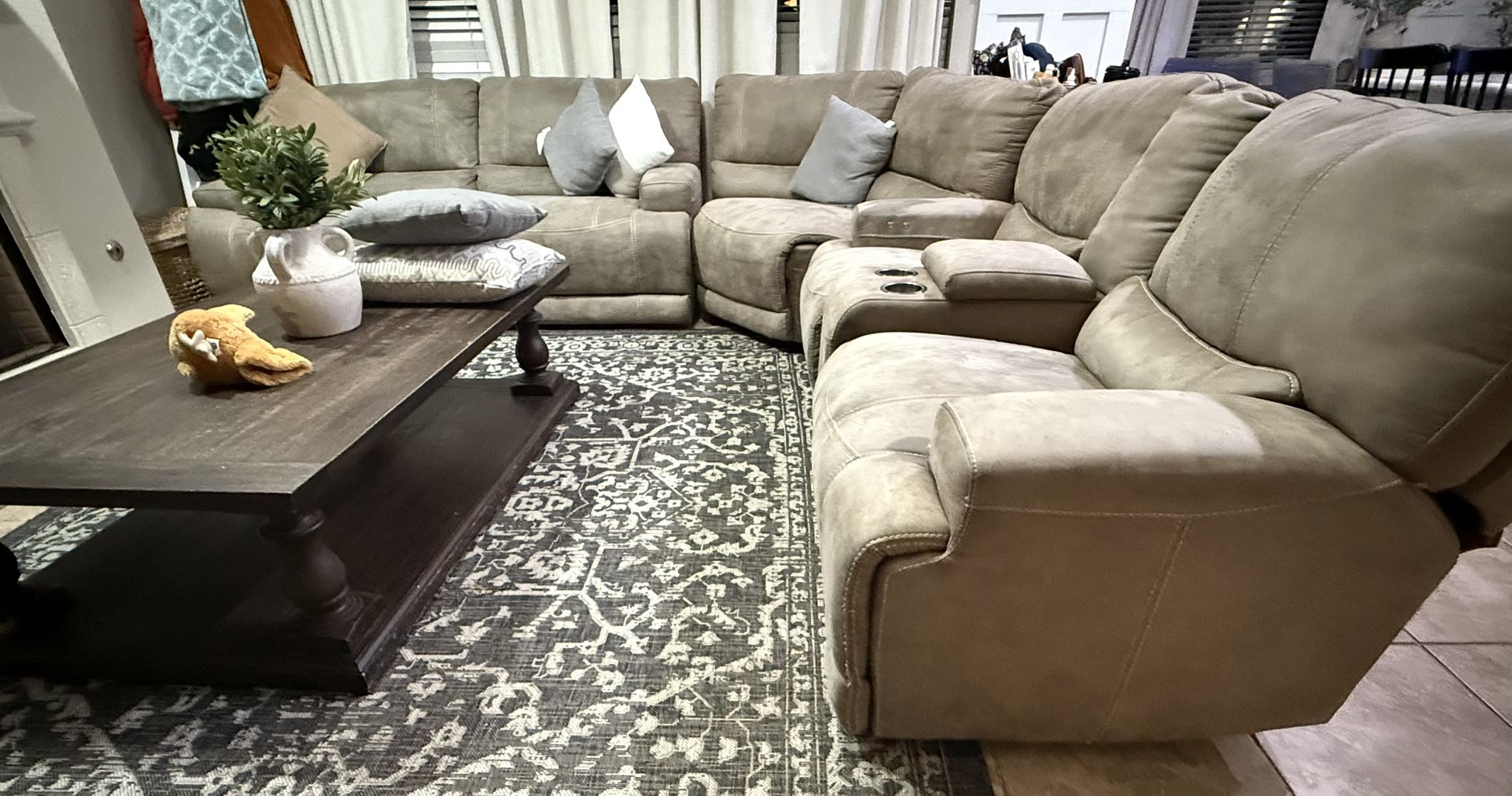 Sectional sofa 