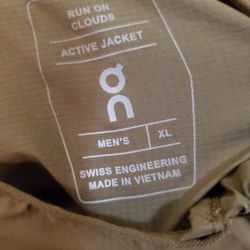 On Cloud Lightweight Windbreaker