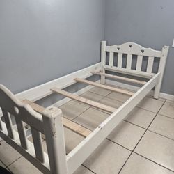 Free Twin Bunk Bed With Matress 
