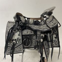 Nueva Montura Charra Bordada Con Herrage Y Fuste Plateado Completo 