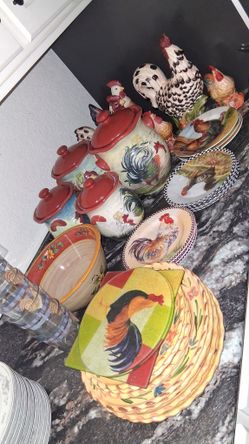 Kitchen Dish Set And Decor