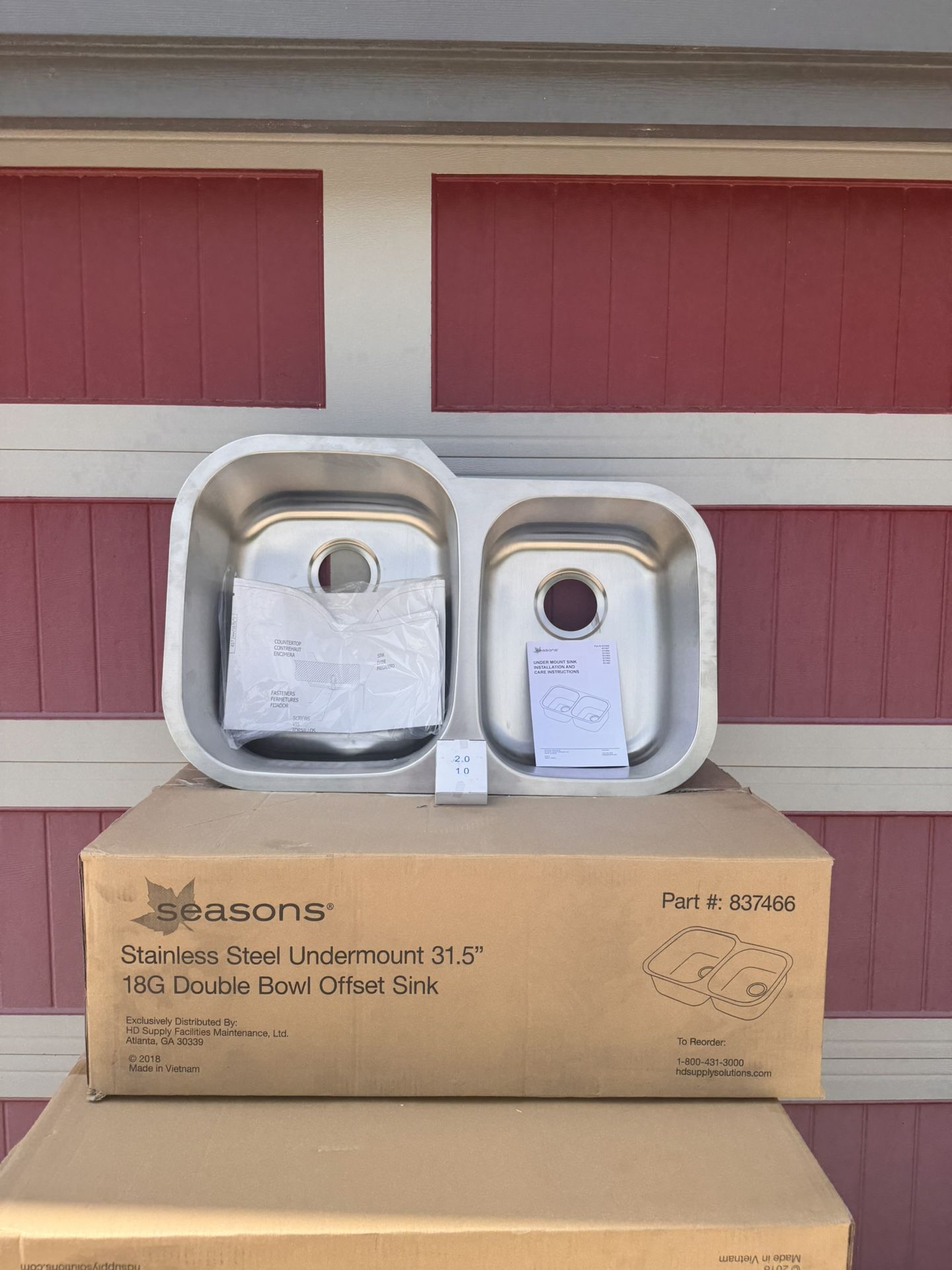 New Stainless Steel Under Mount 31.5 Inch-18 Gage Double Bowl Offset Sink