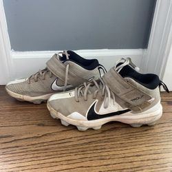 Nike Baseball Cleats - Size 7.5 Men’s 