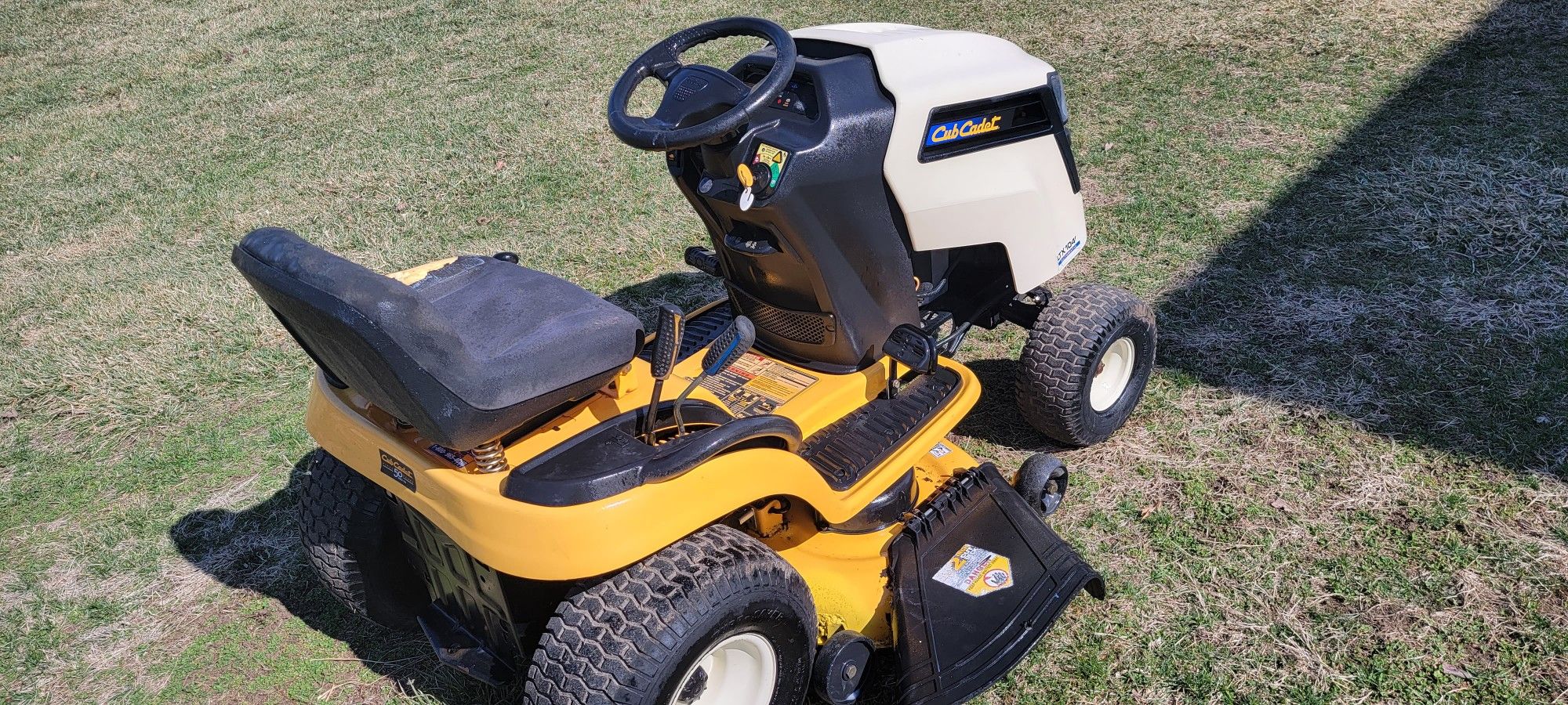 Cub Cadet Riding Lawnmower