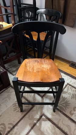 4 chairs Bartlett pick up
