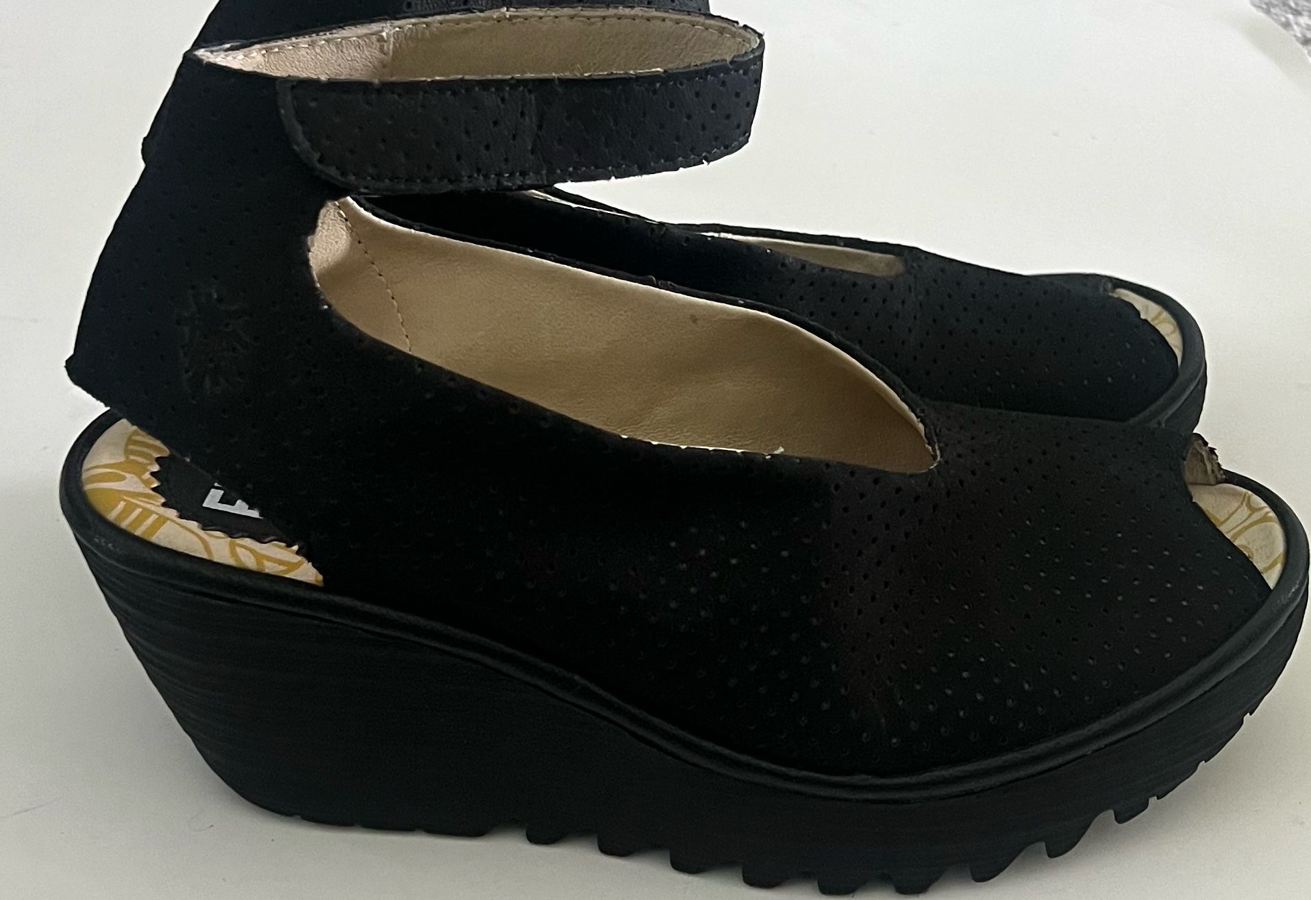 Fly London Size 39 Yala Perf Black Suede Peep Toe Chunky Wedge Platform Sandals