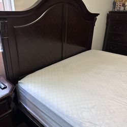 Cal King Bedroom Set