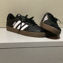 Adidas Black & White Sneakers – Size 10-Excellent Condition 