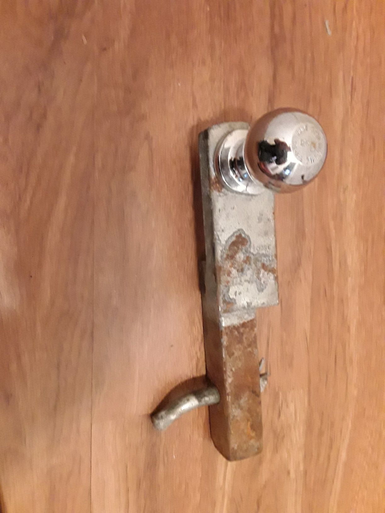 Rigid Tow hitch 2000 lbs 1 7/8 "