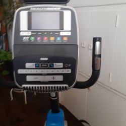 EXCISES BIKE. ( Health rider) 