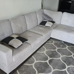 GRAY SECTIONAL COUCH NEED TO SELL ASAP