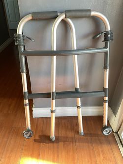 Aluminum Walker  Andadera $10