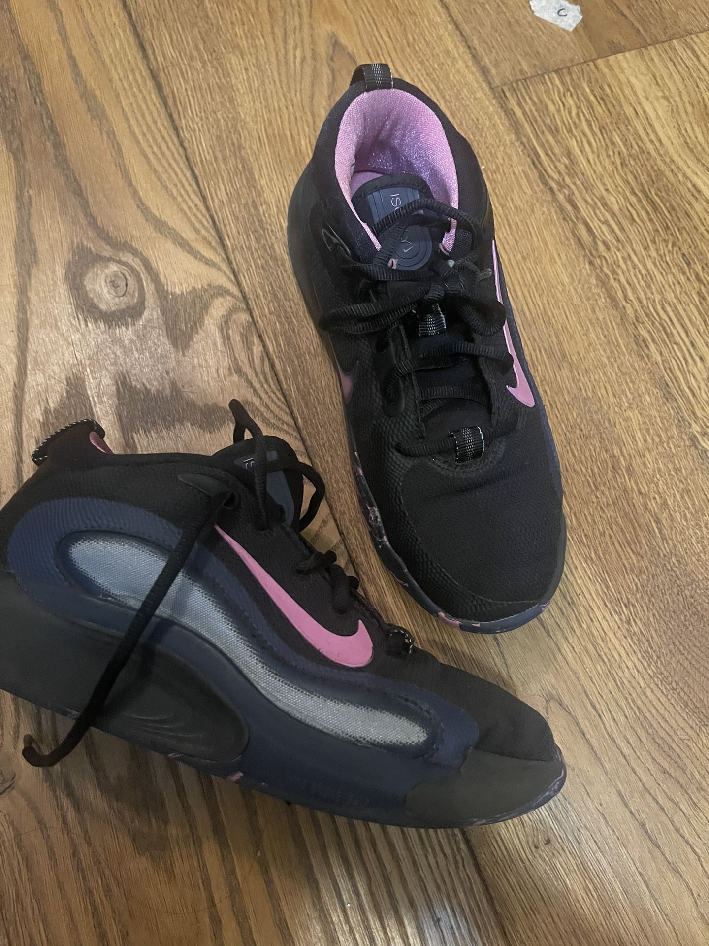 Nike Isofly Girls Sneakers Y4.5