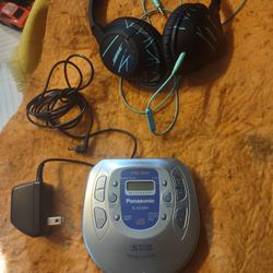 Panasonic AM/FM CD Walkman Bose Truesound Headphones Charger Will Not Separate