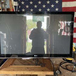 Lg 43” 