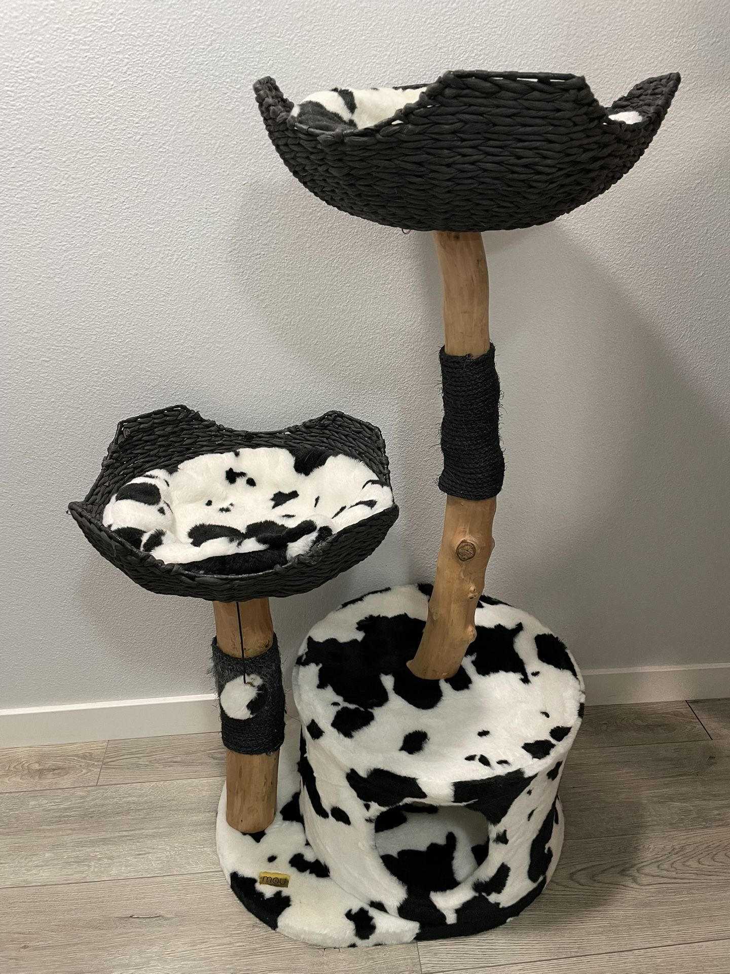 Mau Cat Tree limited edition Cow Print