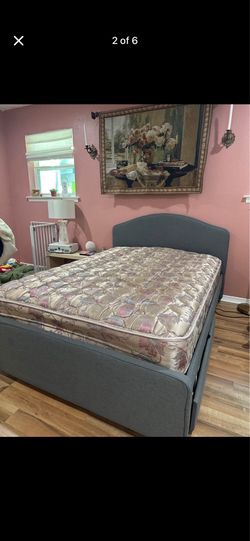 Bedroom set with mattress (FULL)
