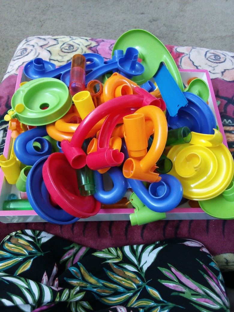 Kids And Toys  Tubes And Tunnels And Funnel Fun With Marbles  Great Condition Create  Make Your Own Fun 