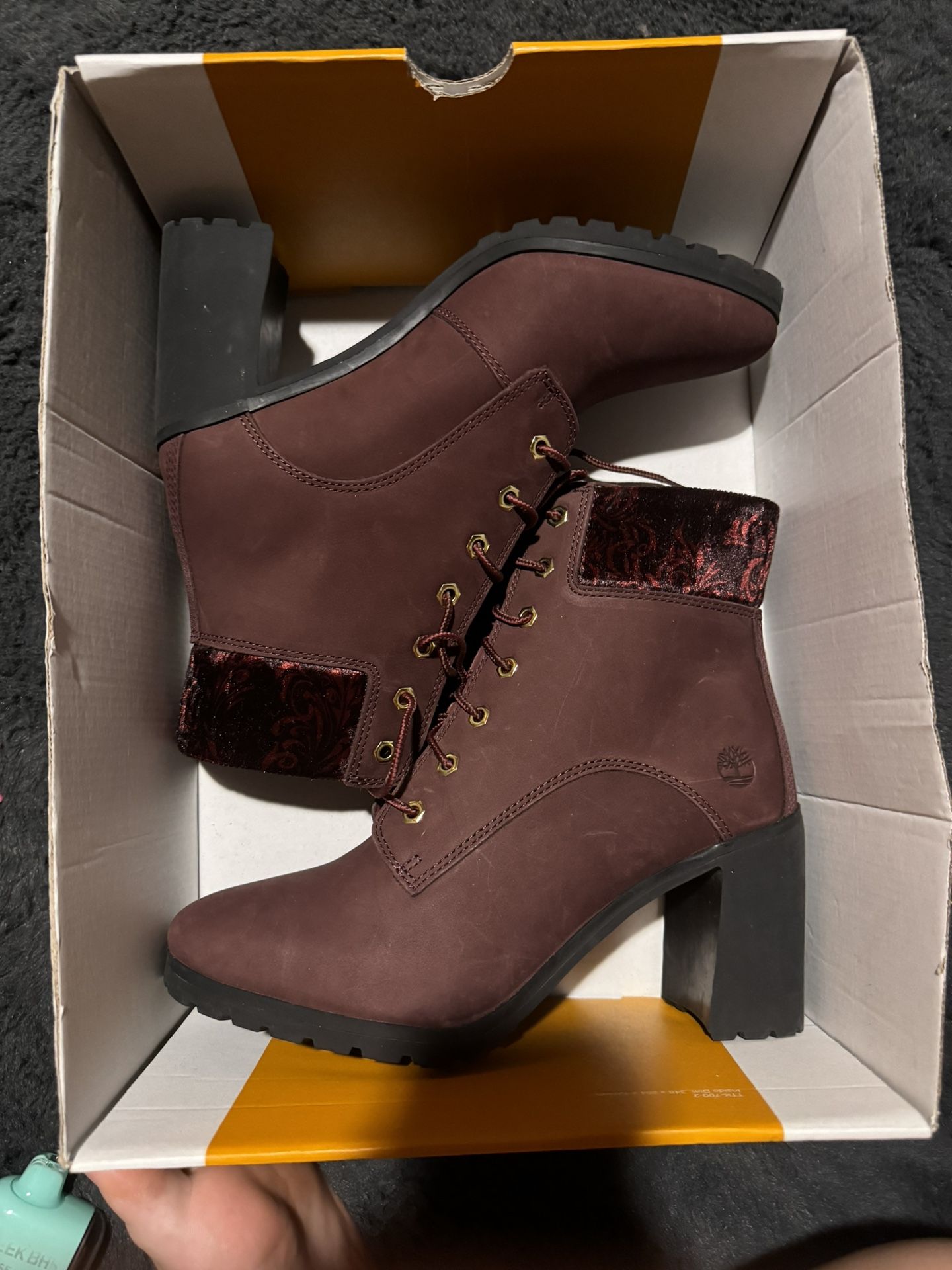 Timberland Heeled Boots Size 8.5 Brand New