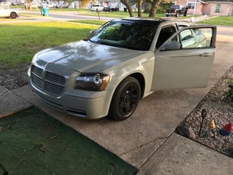 Dodge Magnum Sedan