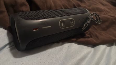 JBL flip 5 wireless speaker