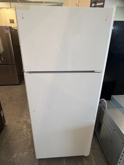17.5 cu. ft. Top Freezer Refrigerator in White