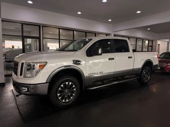 2016 Nissan TITAN XD Crew Cab