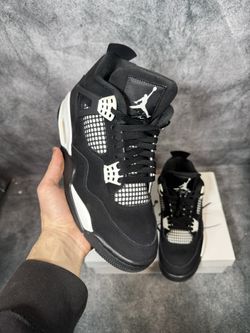 Jordan 4 White Thunder Size 9.5