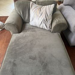 Beautiful Over Stuffed Lounge and Chair