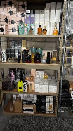 Perfumes y más