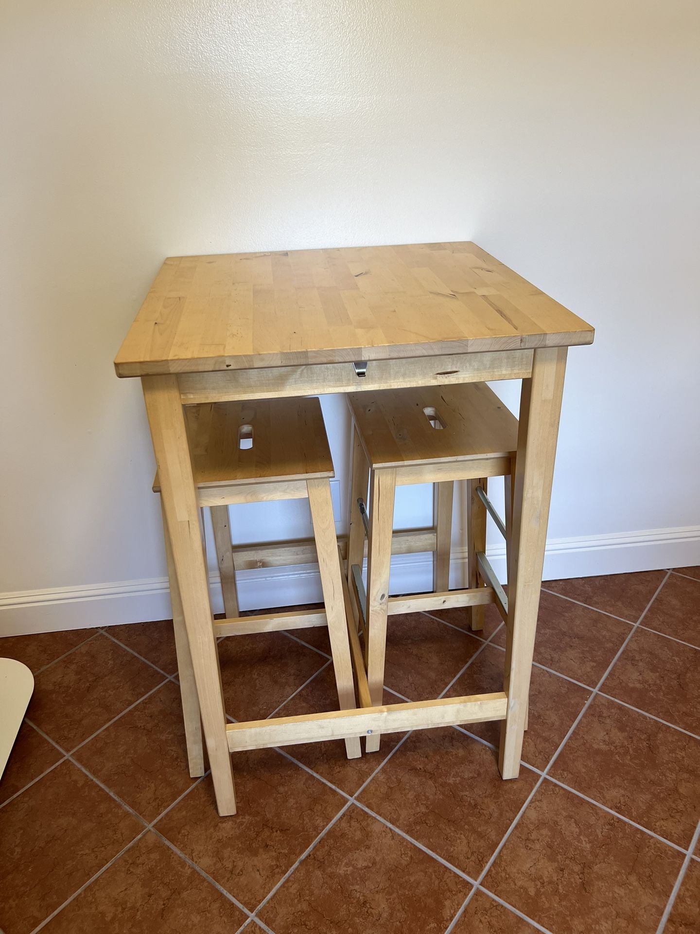 High Kitchen Table with Stools