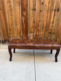 Tufted bench
