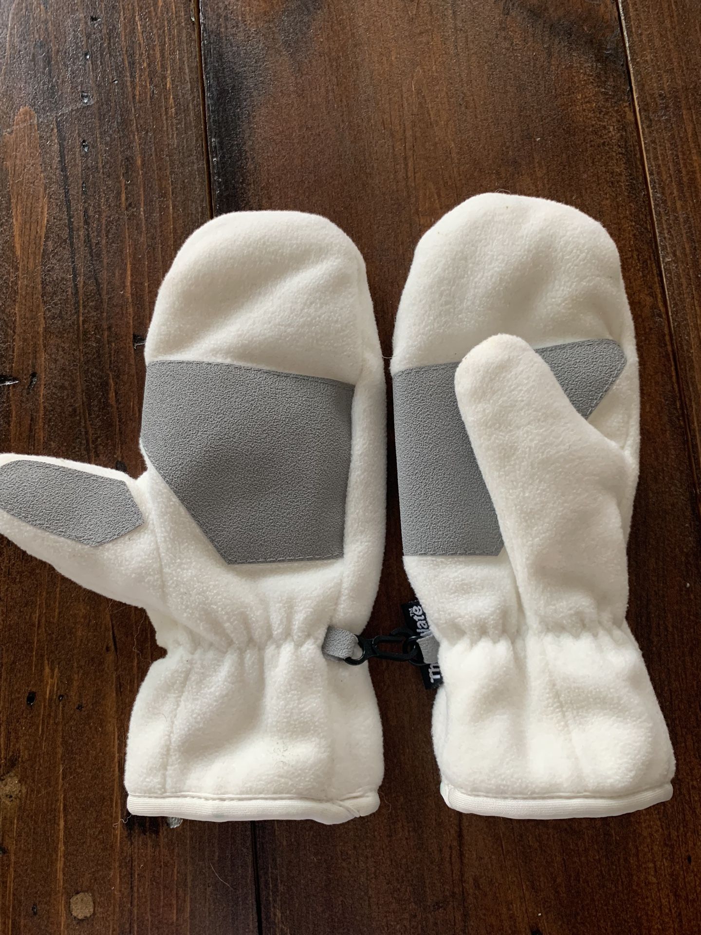 New! Merona THINSULATE girl’s white fleece w rubber grip mittens gloves