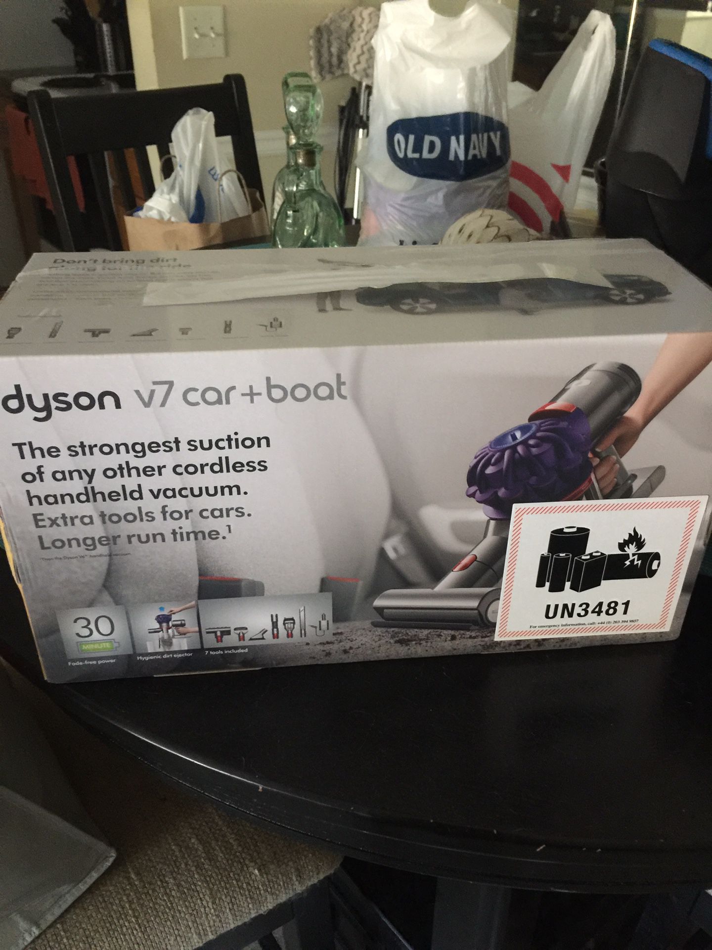 Dyson V7 handheld cordless Vacuum