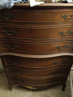 Broyhill 1967 dresser with all original fixtures and solid wood