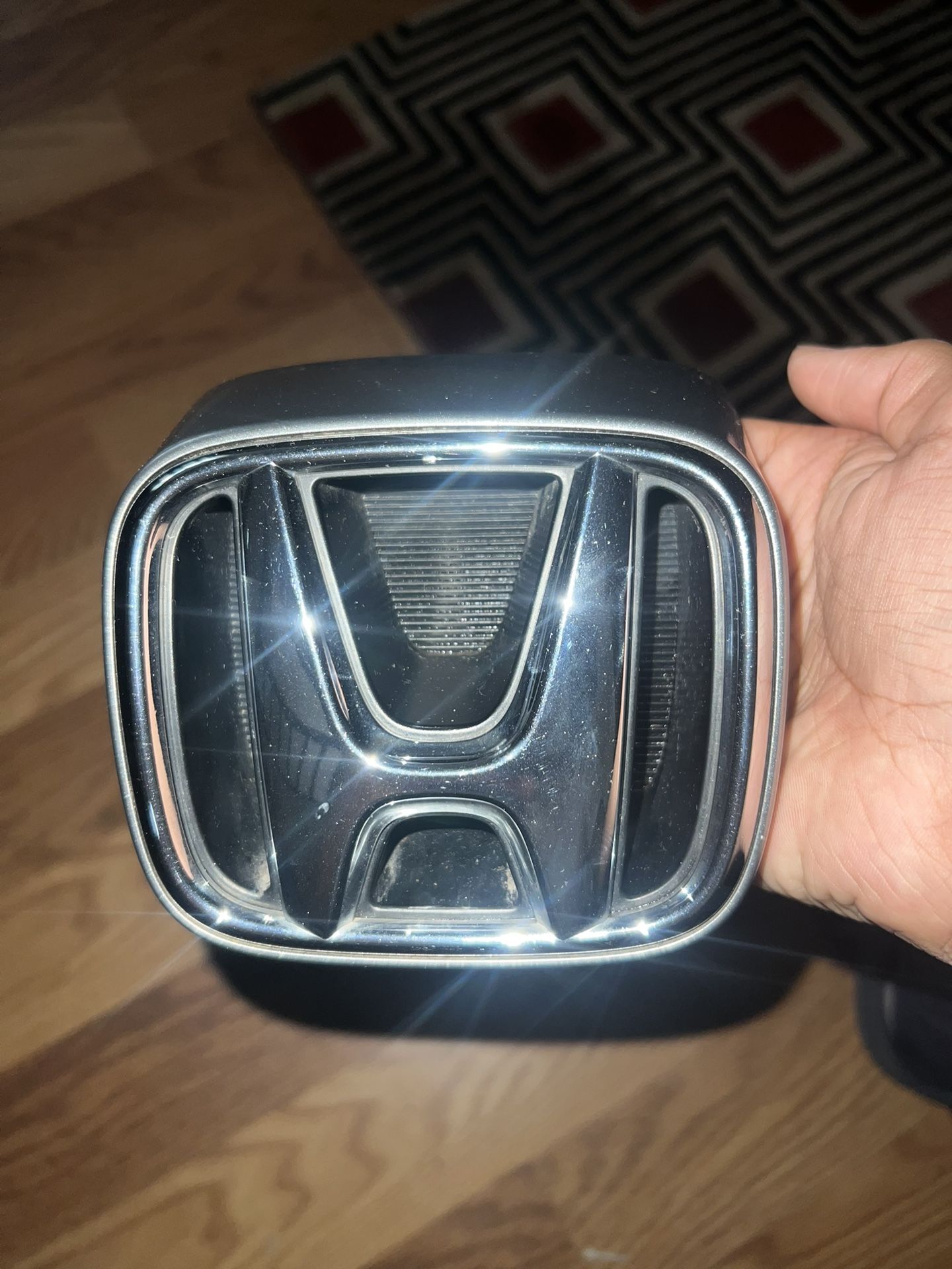 frount honda oddessy badge 2010