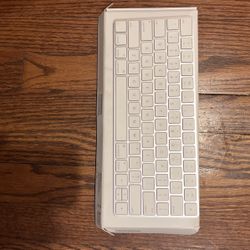 Apple Magic Keyboard (Wireless)