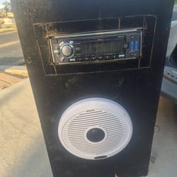 Clarion car stereo head unit 