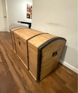 Antique-Style Wooden Storage Chest/Trunk – Domed